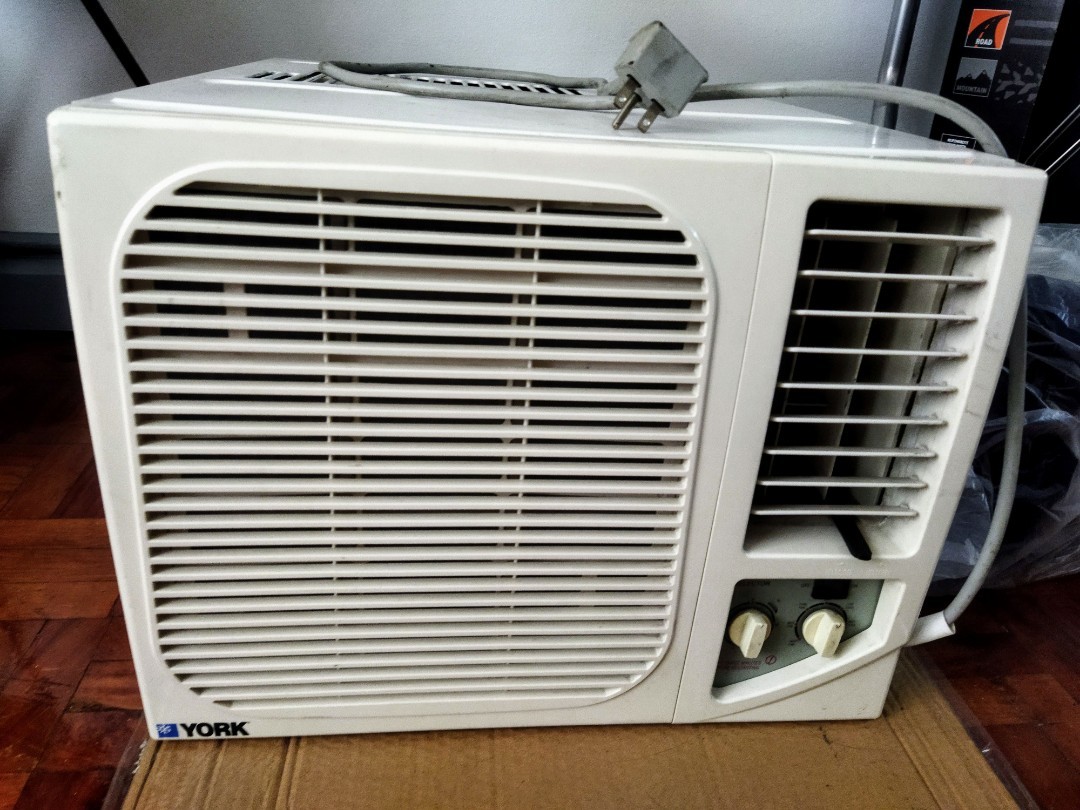 York .75 HP Aircon, windowtype, TV & Home Appliances, Air Conditioning