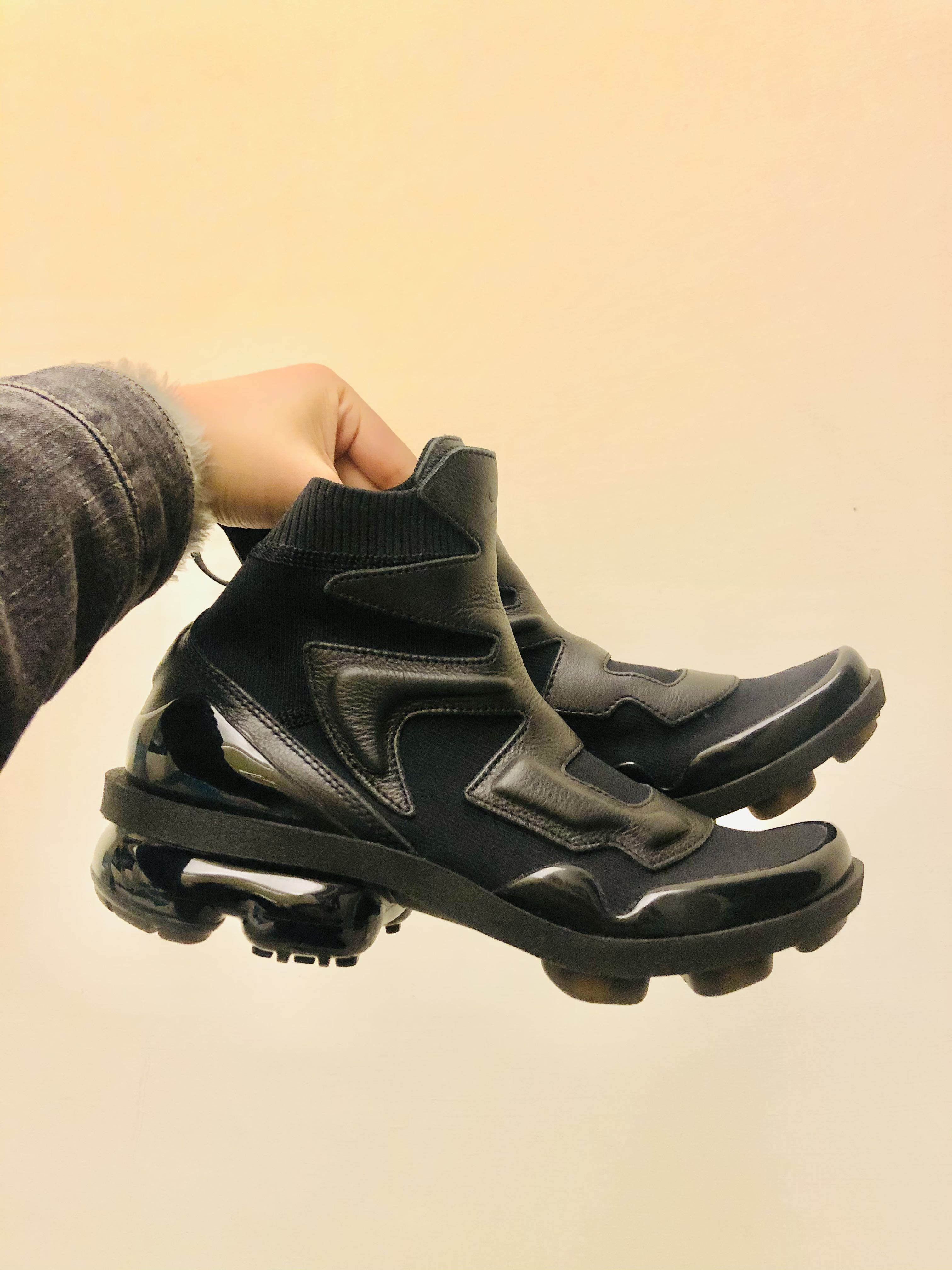 Womens vapormax light clearance 2