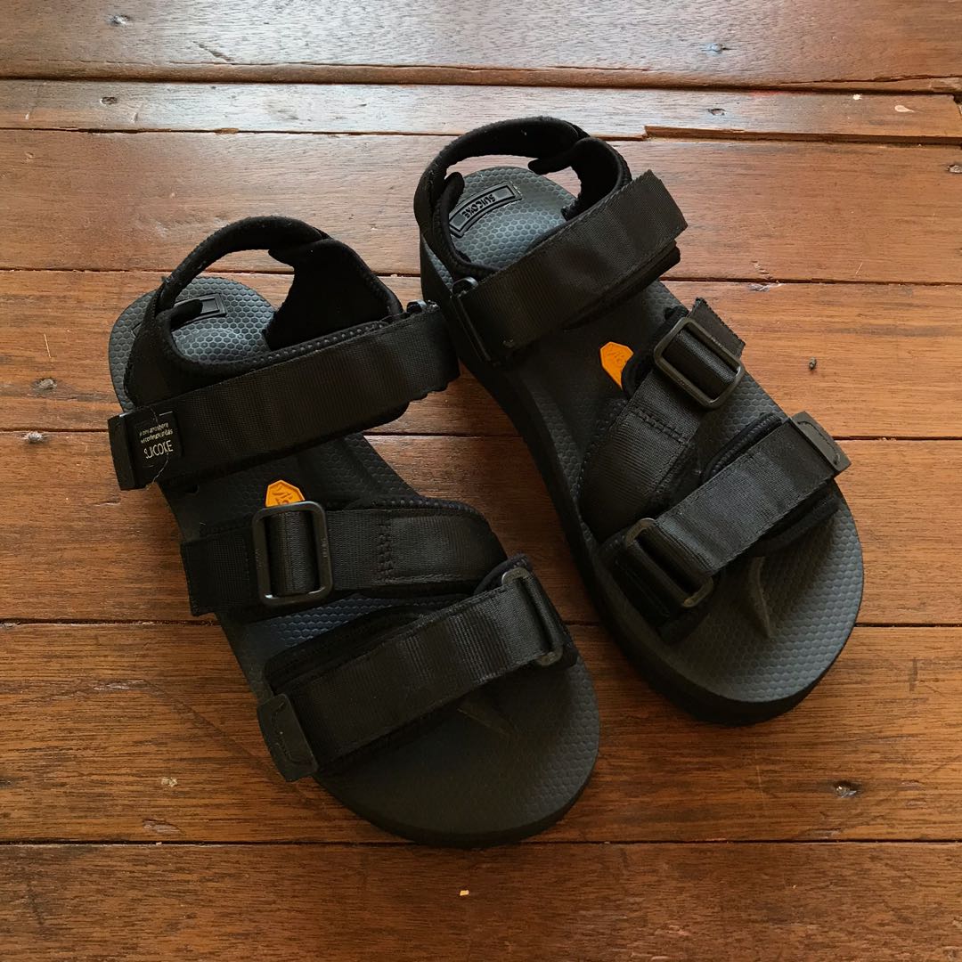 suicoke slippers