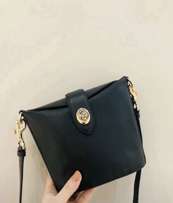 coach addie crossbody