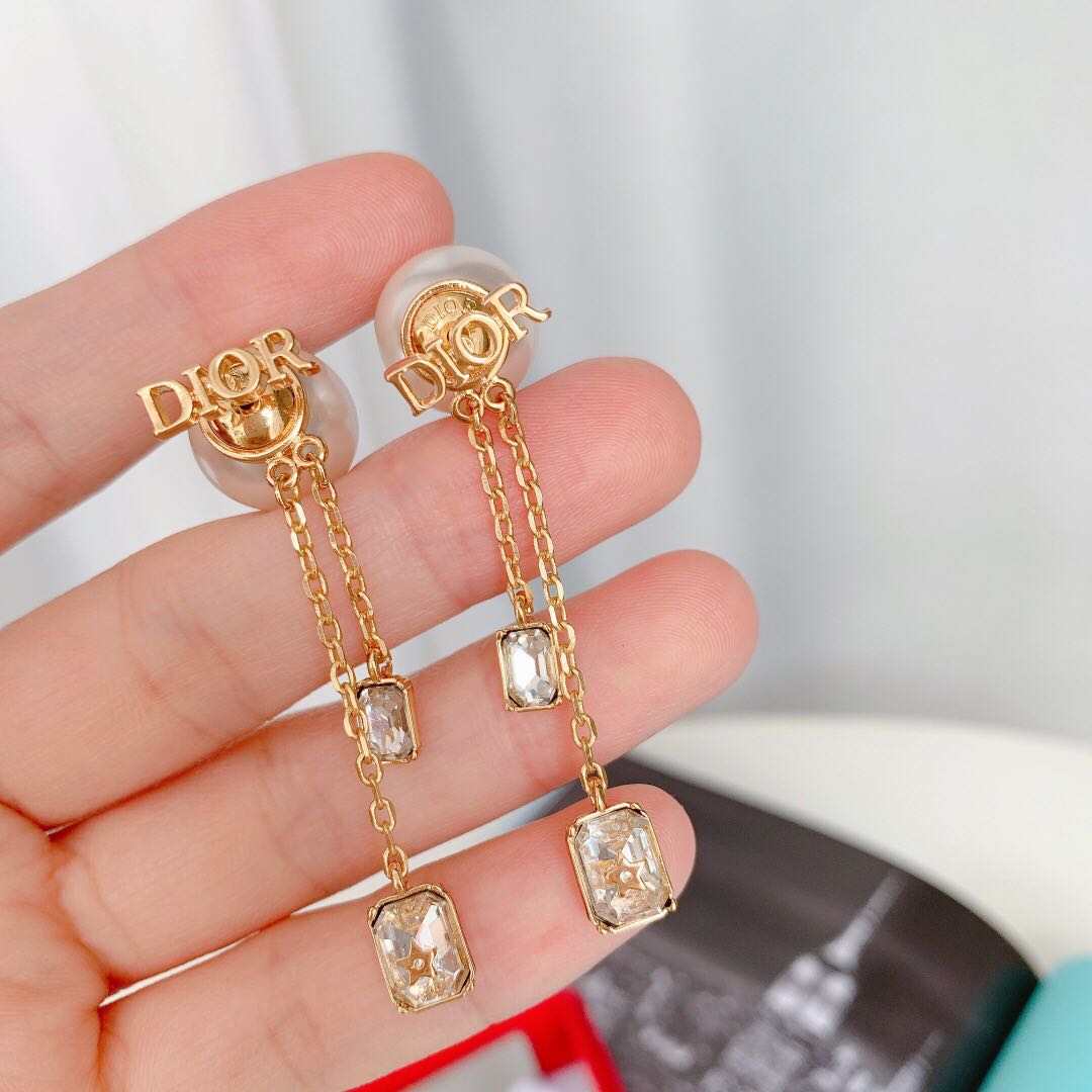 Dior hotsell earring 2021