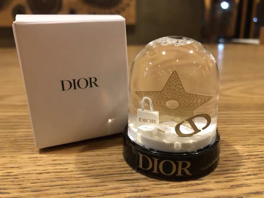Dior Snow Dome 2020 Holiday Limited Edition Novelty Gift snow globe Japan
