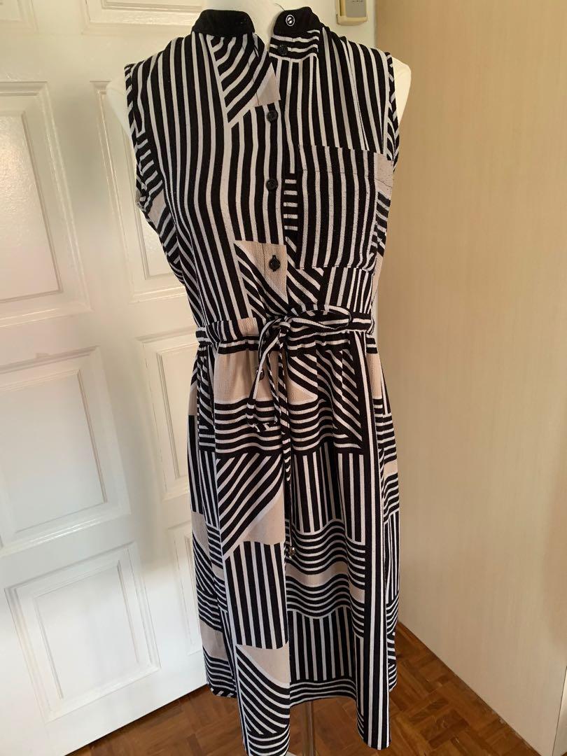Black and white striped dress uk clearance