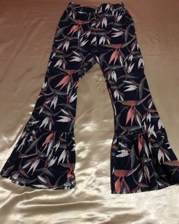 (Category: ) located in . Submitted by ysa.closet (Listing ID 1074369280, Image 1). Description: .