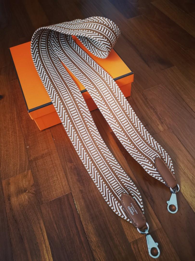 99% NEW HERMES Sangle Cavale 25 mm bag strap, Luxury, Accessories on  Carousell