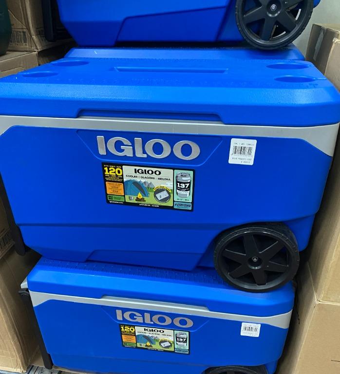 Igloo Cooler with Wheels Latitude 90 Quarts Fits up to 137 Cans