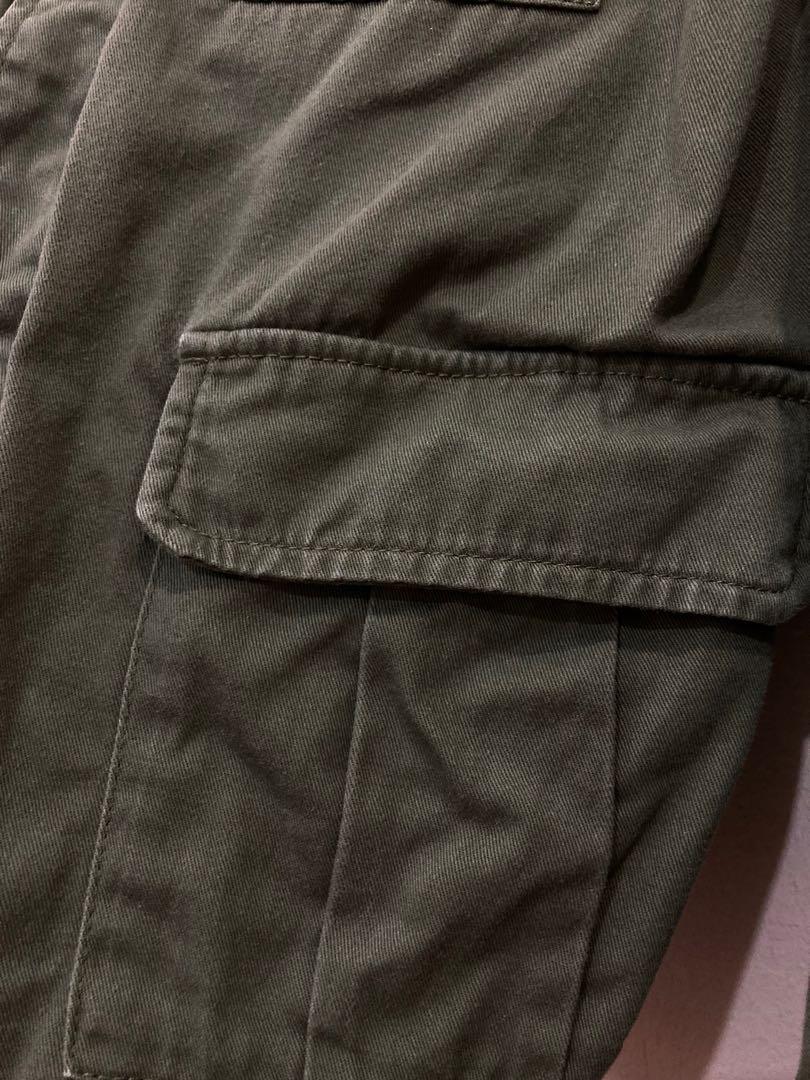 Jacket (Category: Longsleeves) located in Kuala Lumpur. Submitted by f.closet (Listing ID 1078085855, Image 3). Description: • For outerwear • Colour: Army Green • S - M .