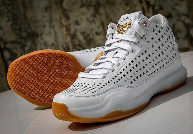 Kobe 10 EXT mid white gum