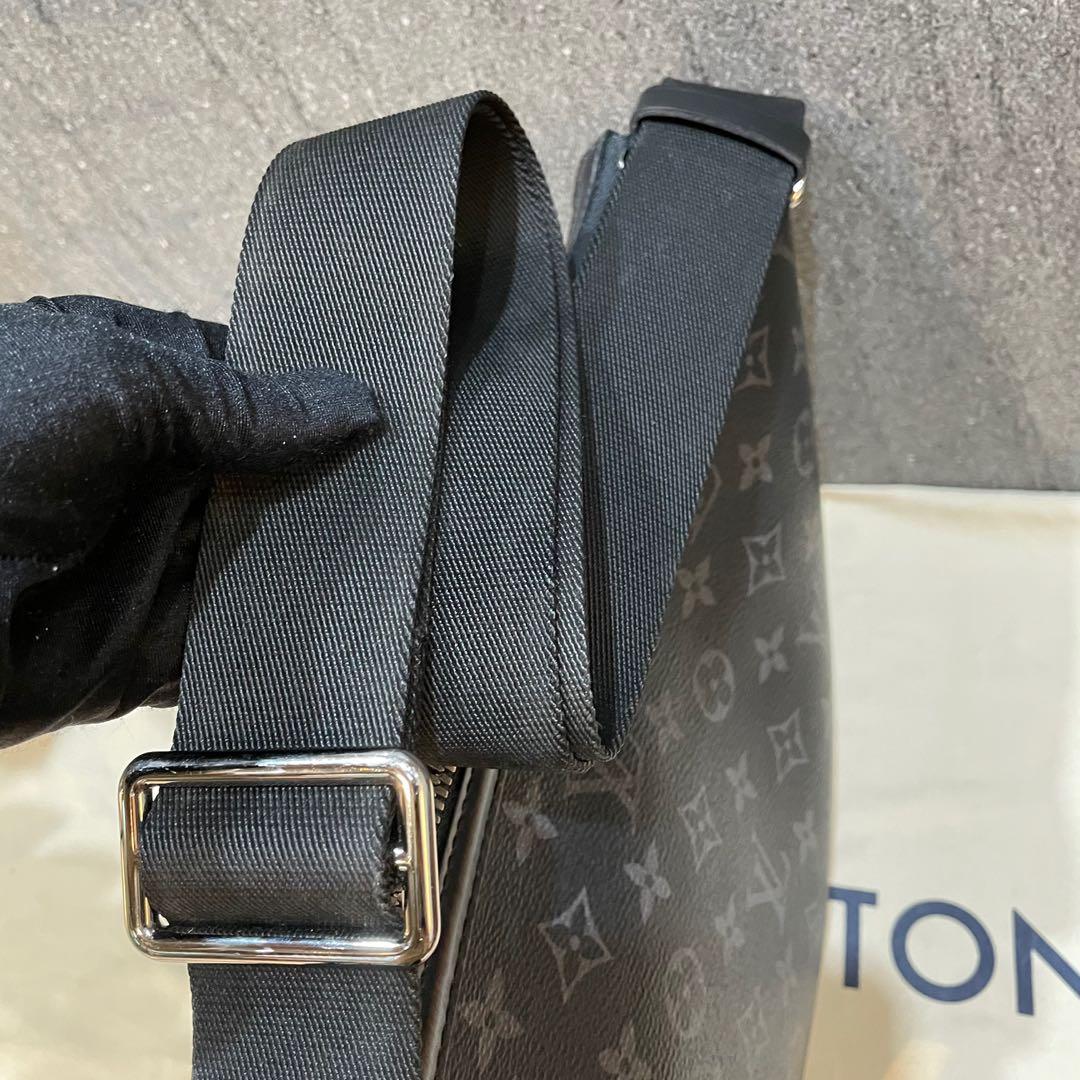 Louis Vuitton Monogram Eclipse Odyssey Messenger MM M44224 is perfect for  businessman…