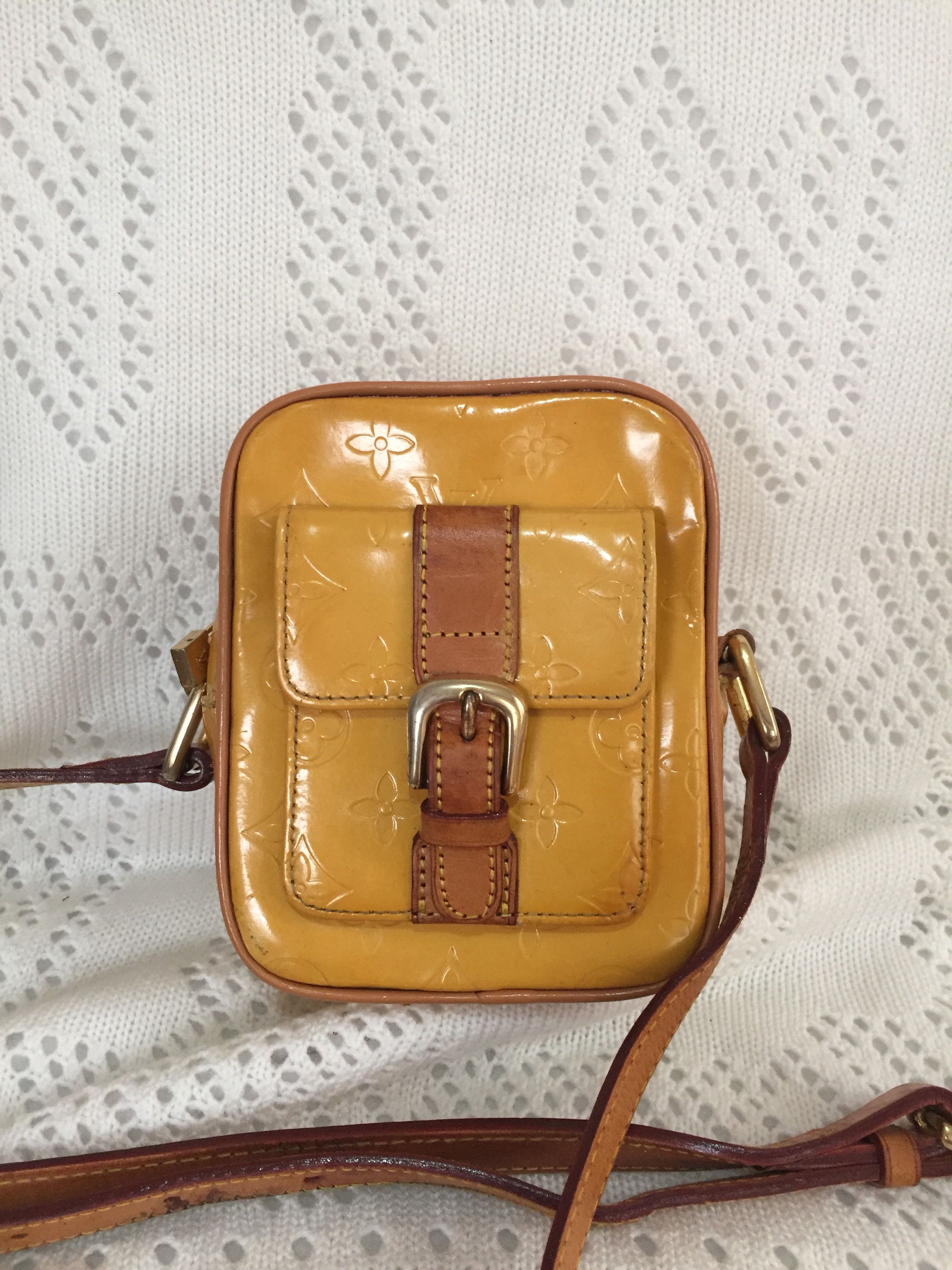 Louis Vuitton Yellow-Orange Monogram Vernis Christie PM Mini Crossbody Bag  19lvs721