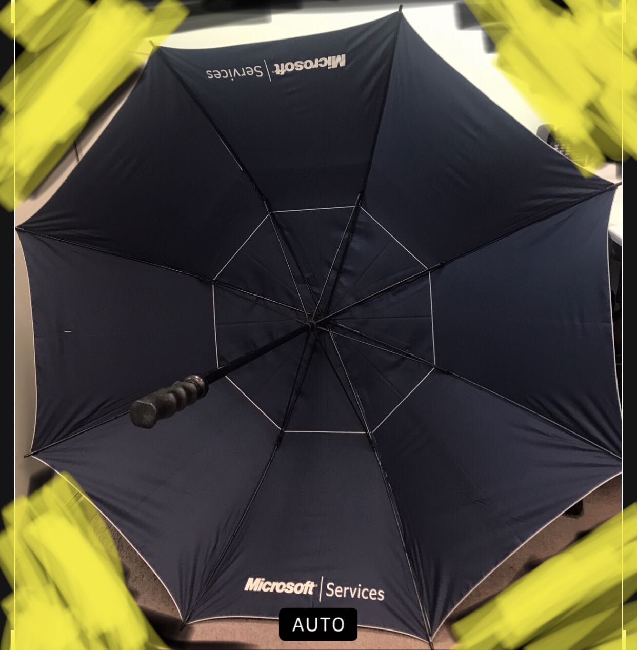 Microsoft 特大太陽傘38寸長 Umbrella 雙層料耐用 正常可用 傢俬 家居 廚具和餐具 餐桌布和紡織布品 Carousell