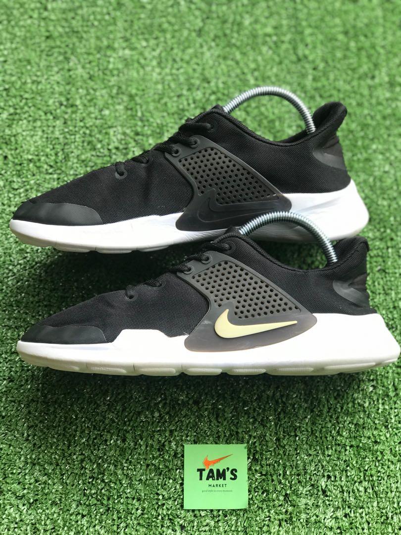 Nike arrowz best sale black