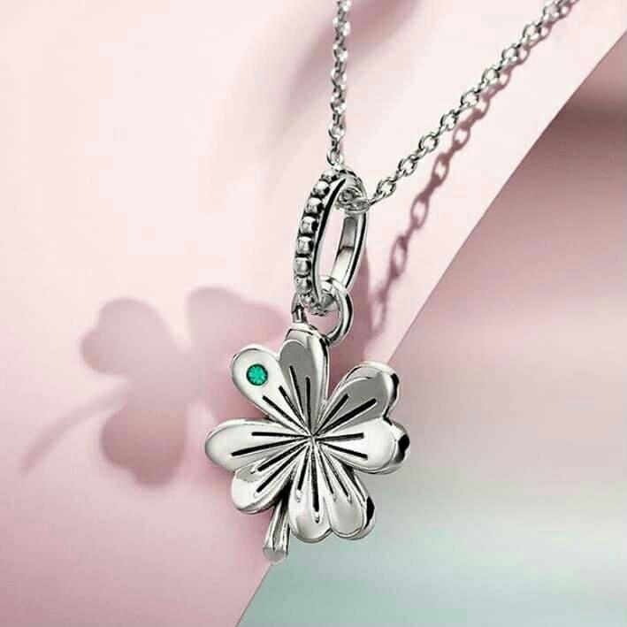Pandora lucky four leaf clover necklace top