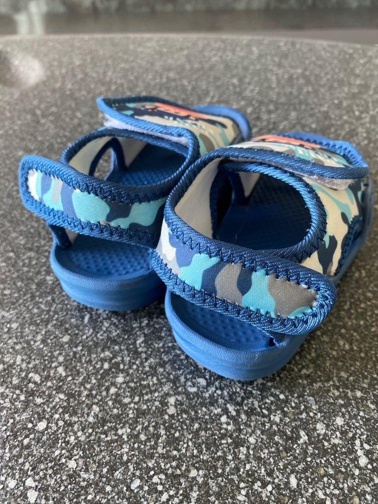 Childrens best sale velcro slippers