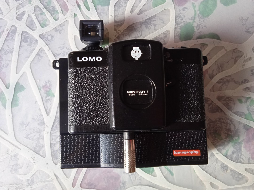 lomo lca instant back