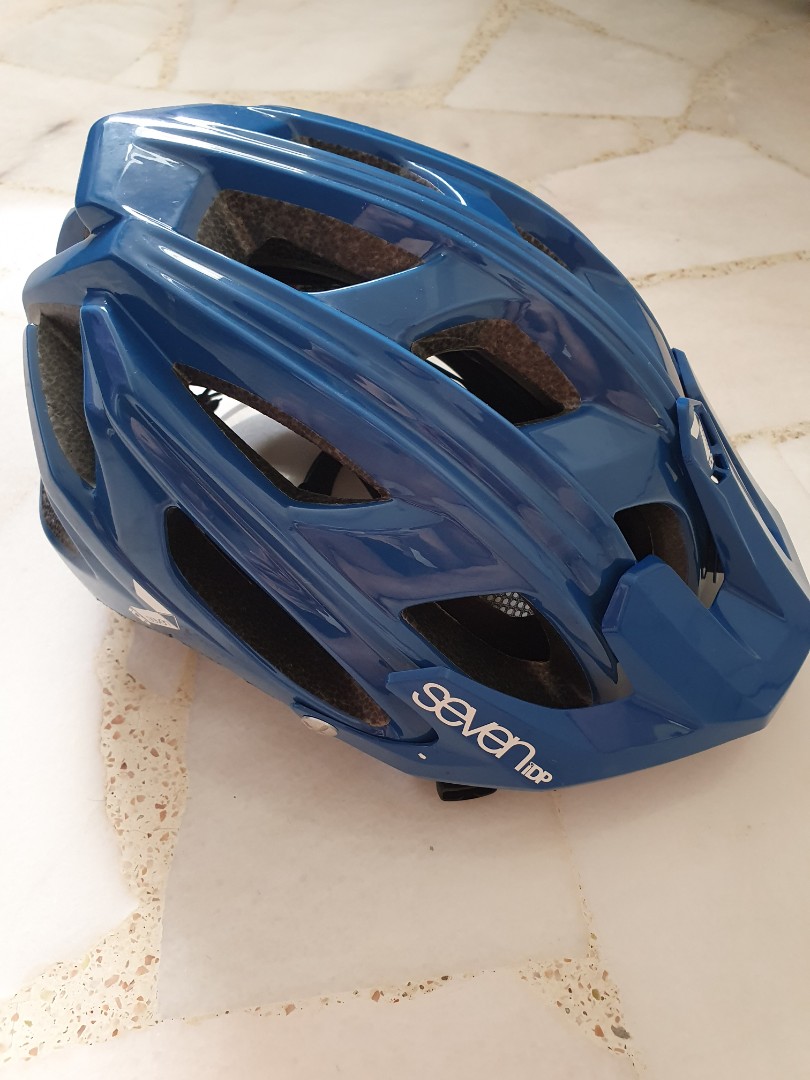 seven mountain bike helmet