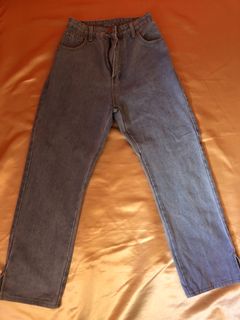 (Category: ) located in . Submitted by ysa.closet (Listing ID 1072894204, Image 1). Description: .