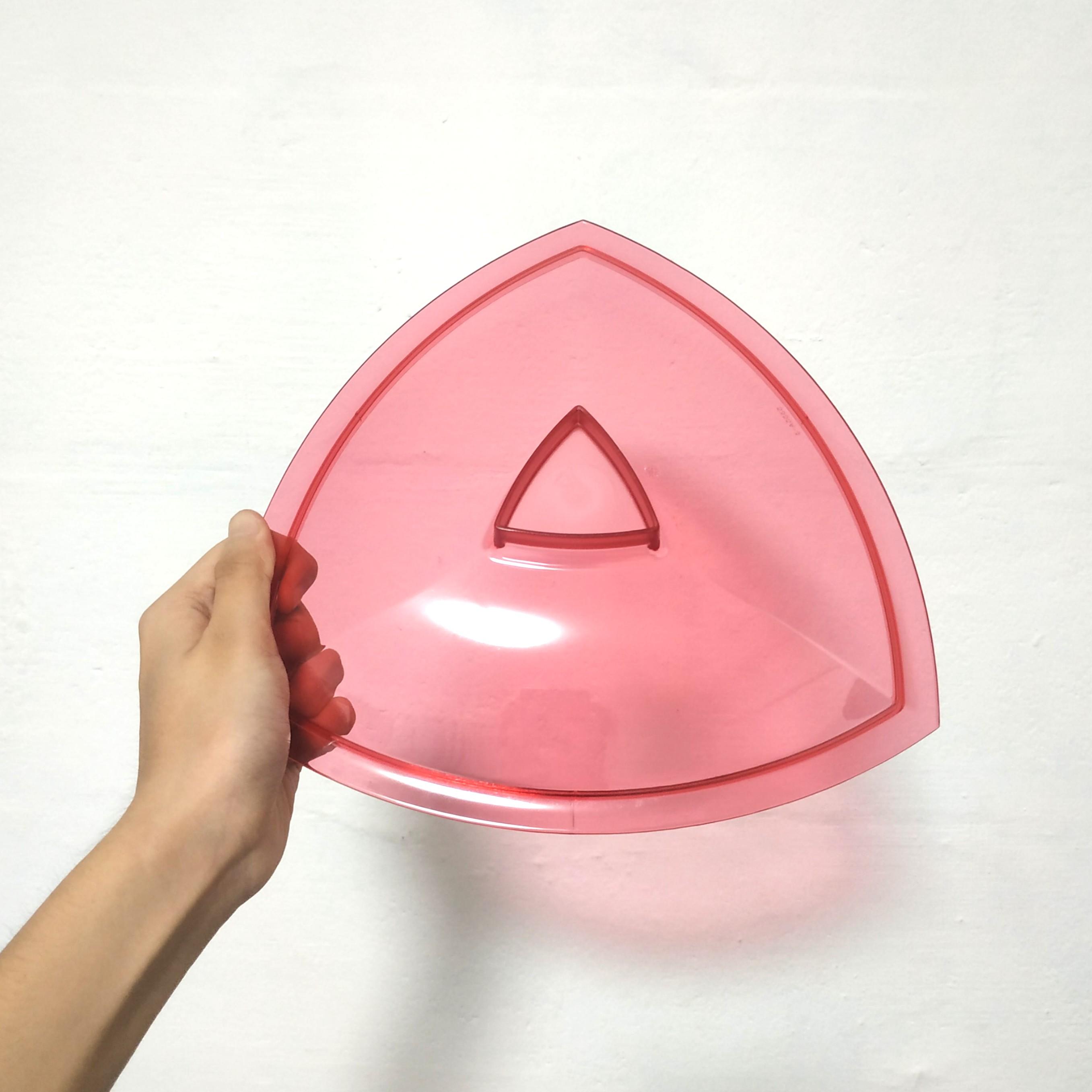 Tupperware 2.2L Elegant Lotus/ Roza Triangular Serving Server Container