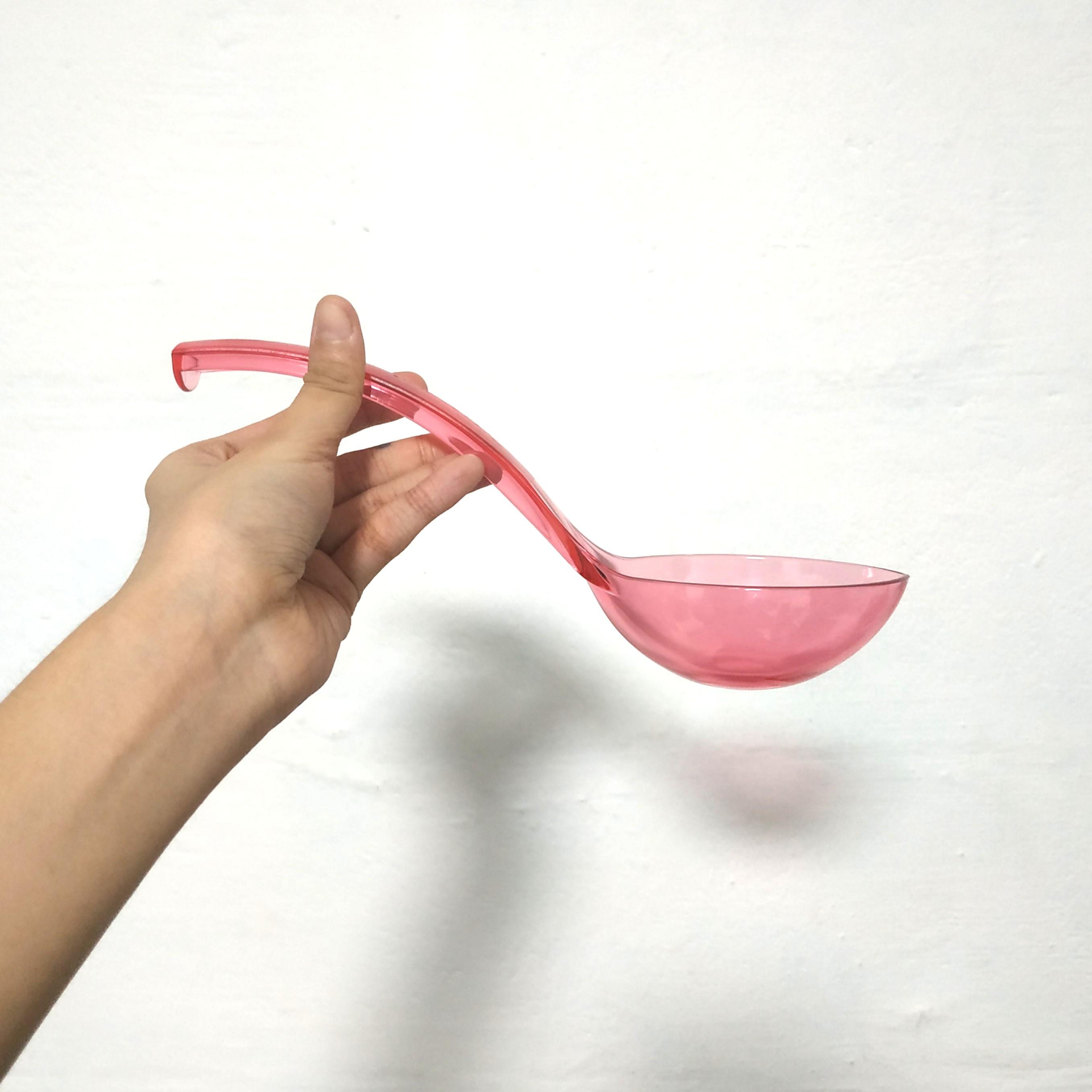 Tupperware 2.2L Elegant Lotus/ Roza Triangular Serving Server Container