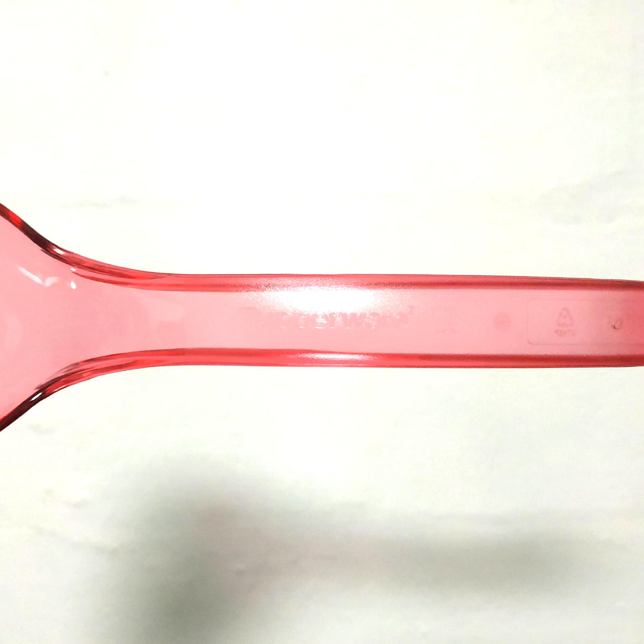 Tupperware 2.2L Elegant Lotus/ Roza Triangular Serving Server Container