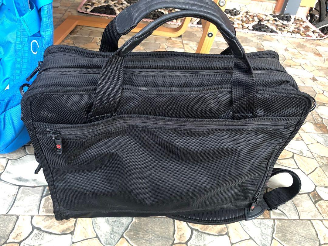 Victorinox messenger Laptop Bag, Luxury, Bags & Wallets on Carousell