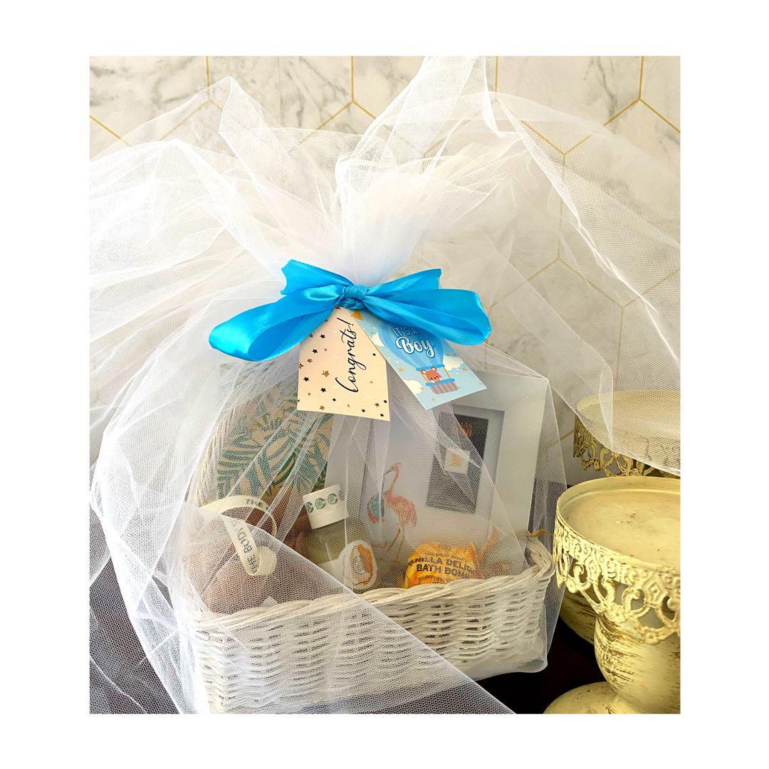 Baby born hampers top
