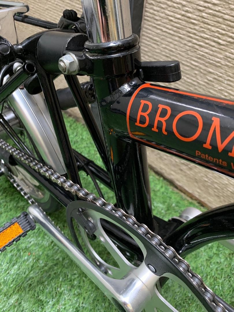 Brompton t5 store