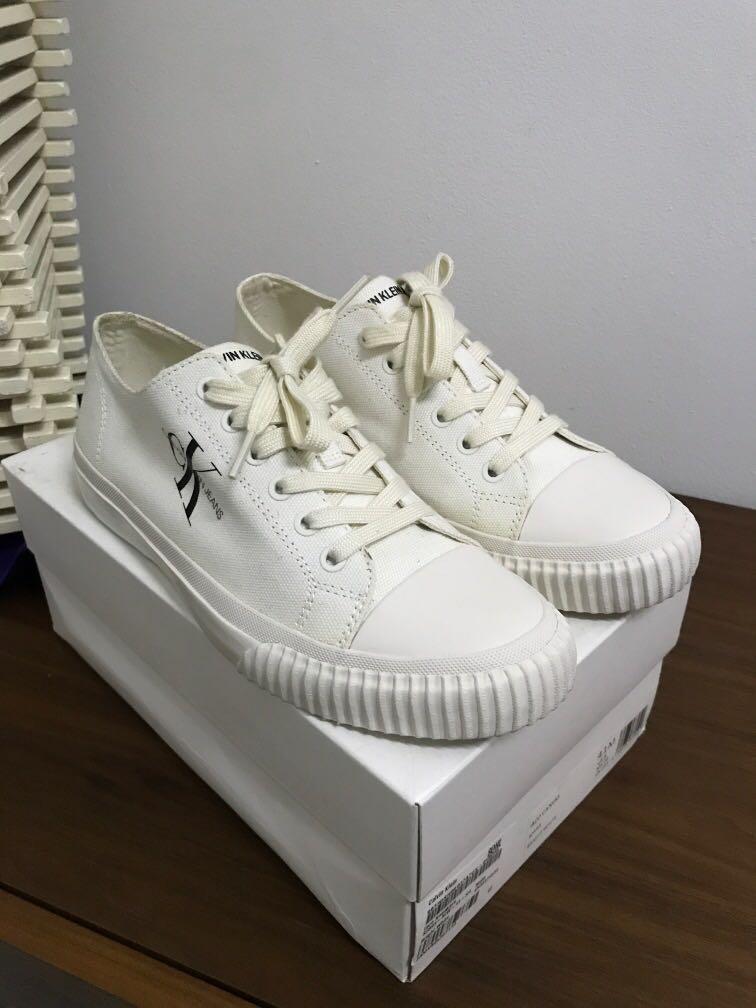 Calvin klein ireland discount canvas white plimsoll trainers