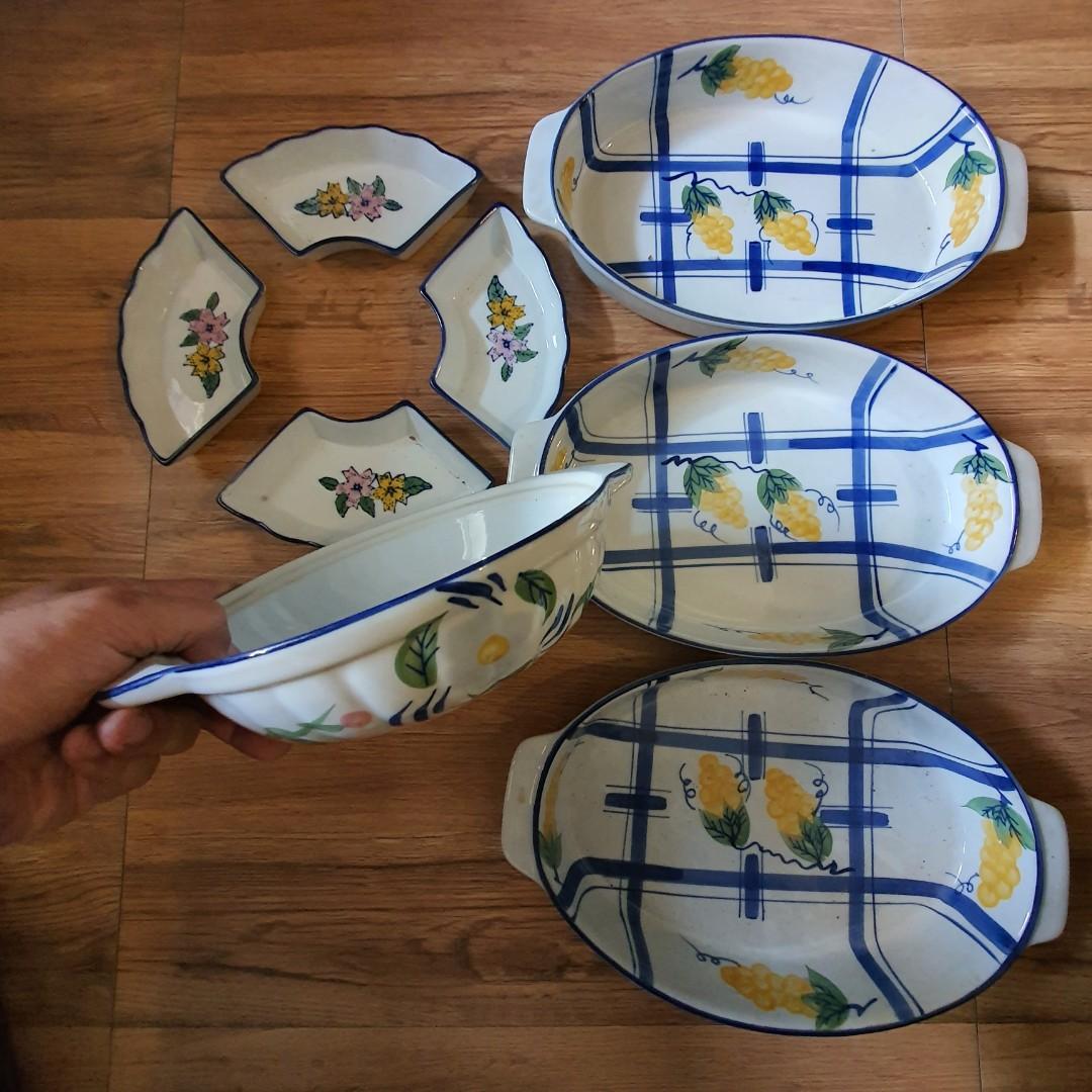 Ceramic Dish set (Category: Bakeware) located in Quezon City. Submitted by stimpy569 (Listing ID 1078215998, Image 2). Description: Selling my used deep ceramic dishes. -3pcs rectangle serving/baking dish, 30x22x5cm (LxWxD) -4pcs dip dish, 20x9.5x2.5cm (LxWxD) -1pc round serving/baking dish, 22cm diameter 5cm depth RFS: decluttering pick-up at my house (Sauyo, QC area). grab/lalamove c/o buyer. SMS at 09561523216.