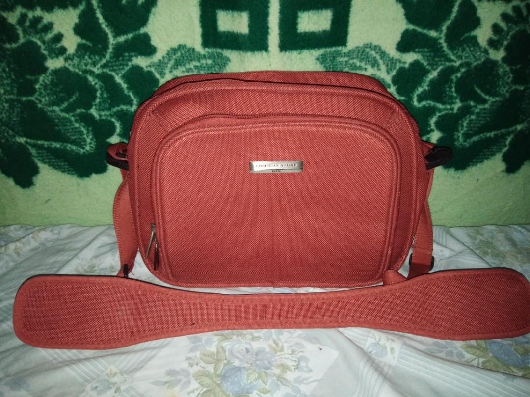Christia Aujard Box Type Sling (Category: Luxury Bags & Wallets) located in Romblon. Submitted by migustyles (Listing ID 1078314653, Image 1). Description: Christian Aujard Sling Box Type With label and hologram.