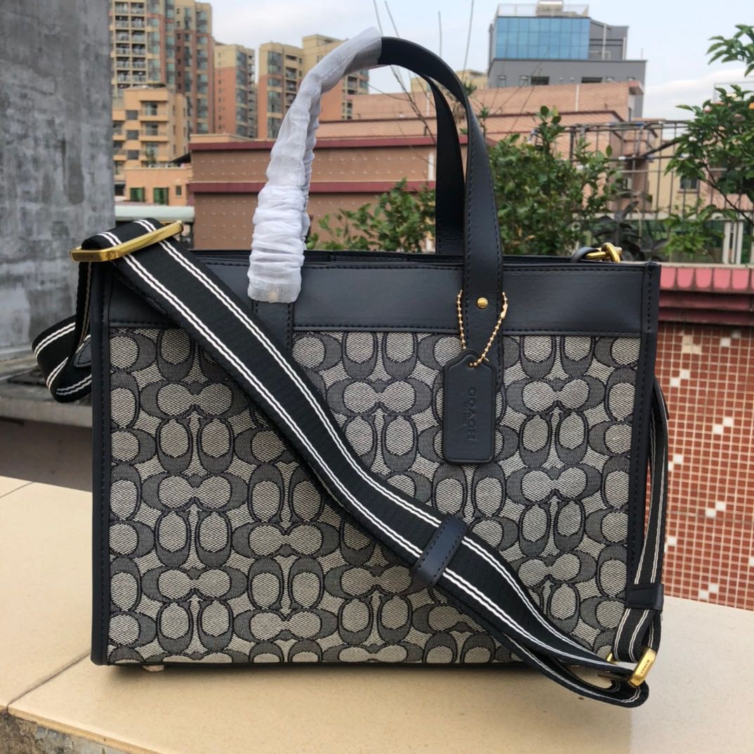 Coach Field Tote 30 2024 favors