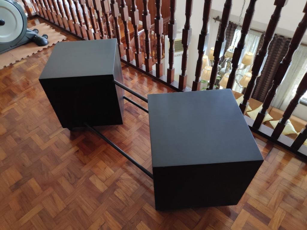 Coffee table - large (Category: Tables & Sets) located in Mandaluyong City. Submitted by sinjin22 (Listing ID 1078204329, Image 1). Description: For sale: Coffee table. Large size. Good condition. Price is P5,000. Pick up from my condominium in Ortigas Center, Pasig City. .