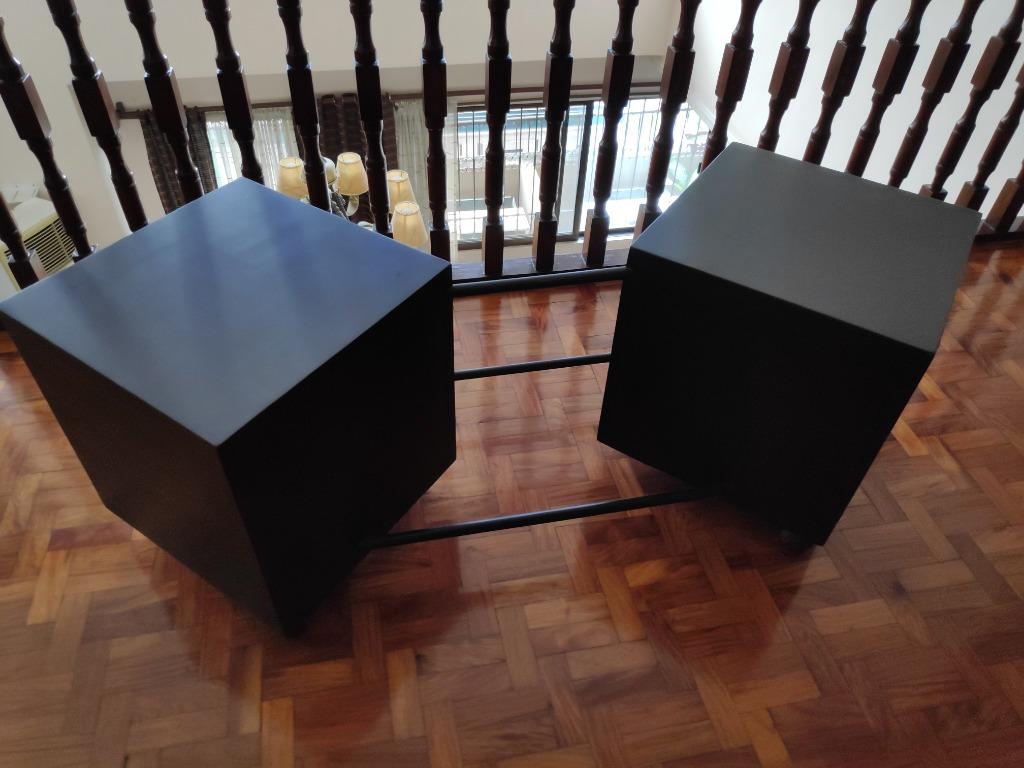 Coffee table - large (Category: Tables & Sets) located in Mandaluyong City. Submitted by sinjin22 (Listing ID 1078204329, Image 3). Description: For sale: Coffee table. Large size. Good condition. Price is P5,000. Pick up from my condominium in Ortigas Center, Pasig City. .