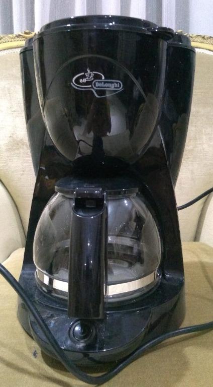 De Longhi Drip Coffee (Category: Coffee Machines & Makers) located in Quezon City. Submitted by magenta888 (Listing ID 1078168928, Image 1). Description: The coffee maker is like new. I got this from Rustans at around P4k. Specs below: Weight (Kg): 1,7 Rated voltage/Frequency (V~Hz): 220-240 V / 50-60 Hz Input power (W): 900 Choose your favourite colour: Black Autoshut OFF: ✓ Carafe: Glass Coffee filter: Paper Controls: Buttons Cups: 10 External 