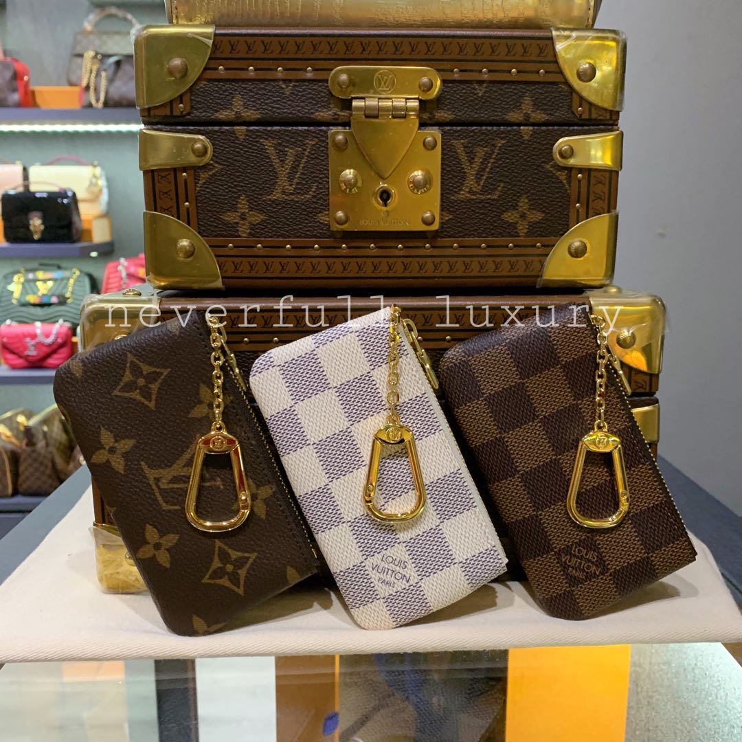 Discover Louis Vuitton Key Pouch: <BR>This pouch in Damier canvas