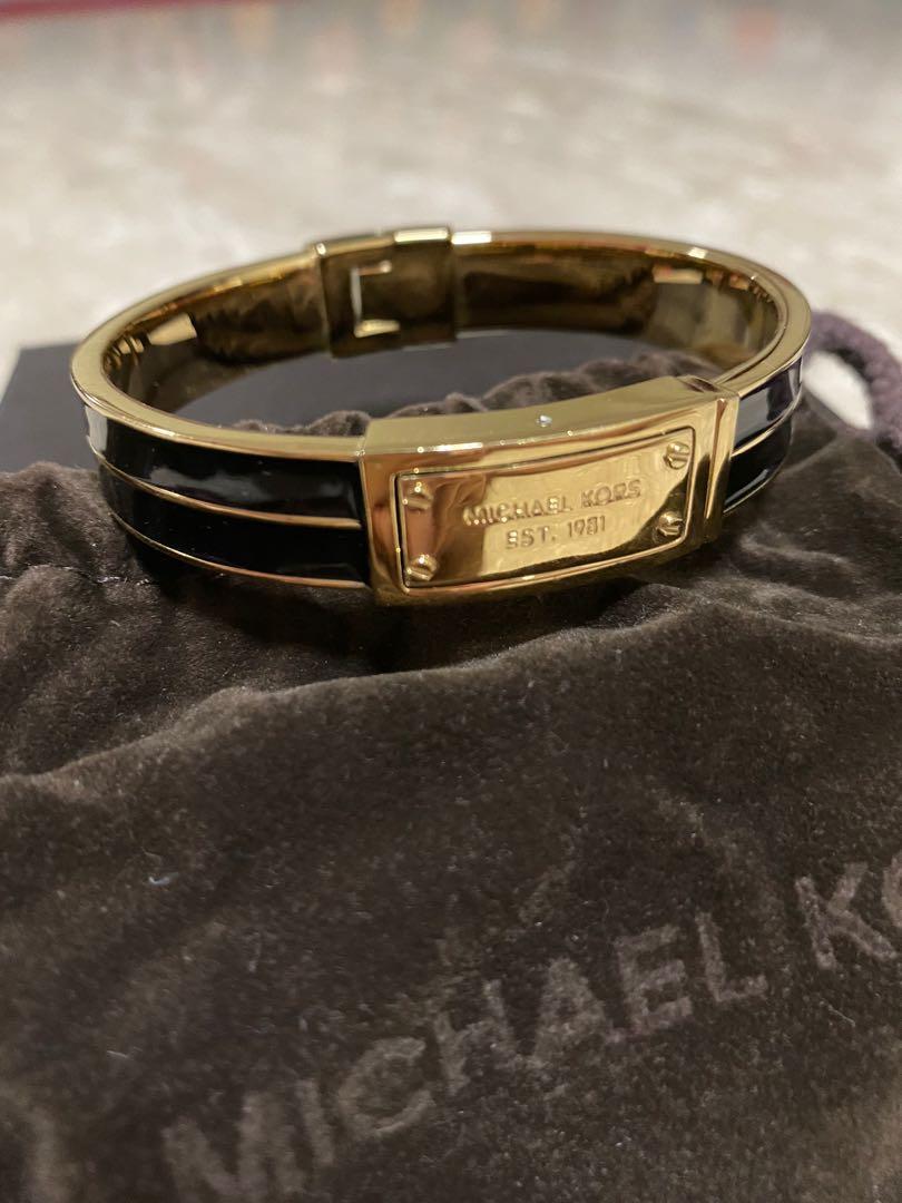 Michael kors black bracelet 2025