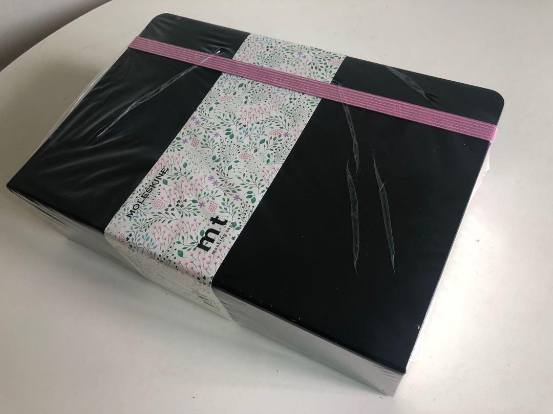 Moleskine Story Box Notebook & 4 tapes (limited edition Box Set), 書本