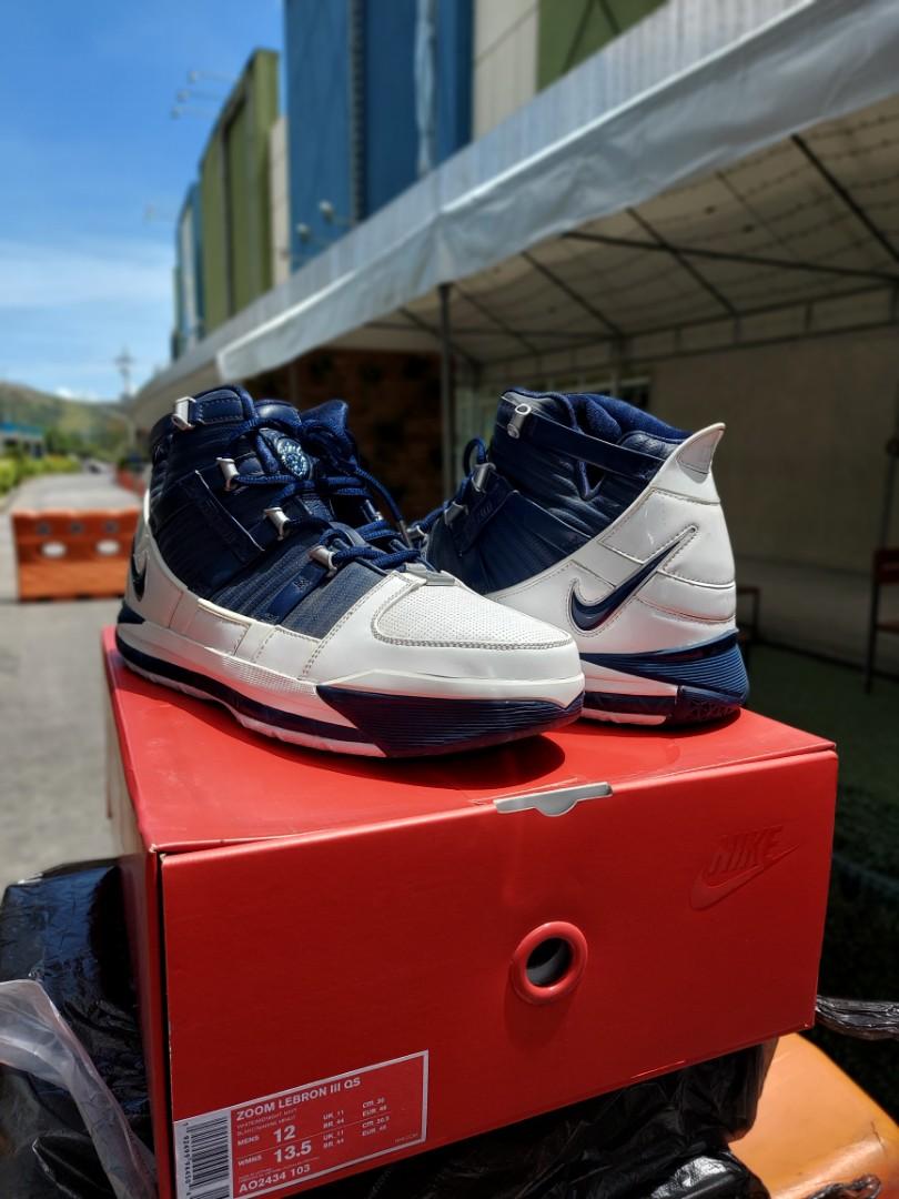 lebron navy blue shoes