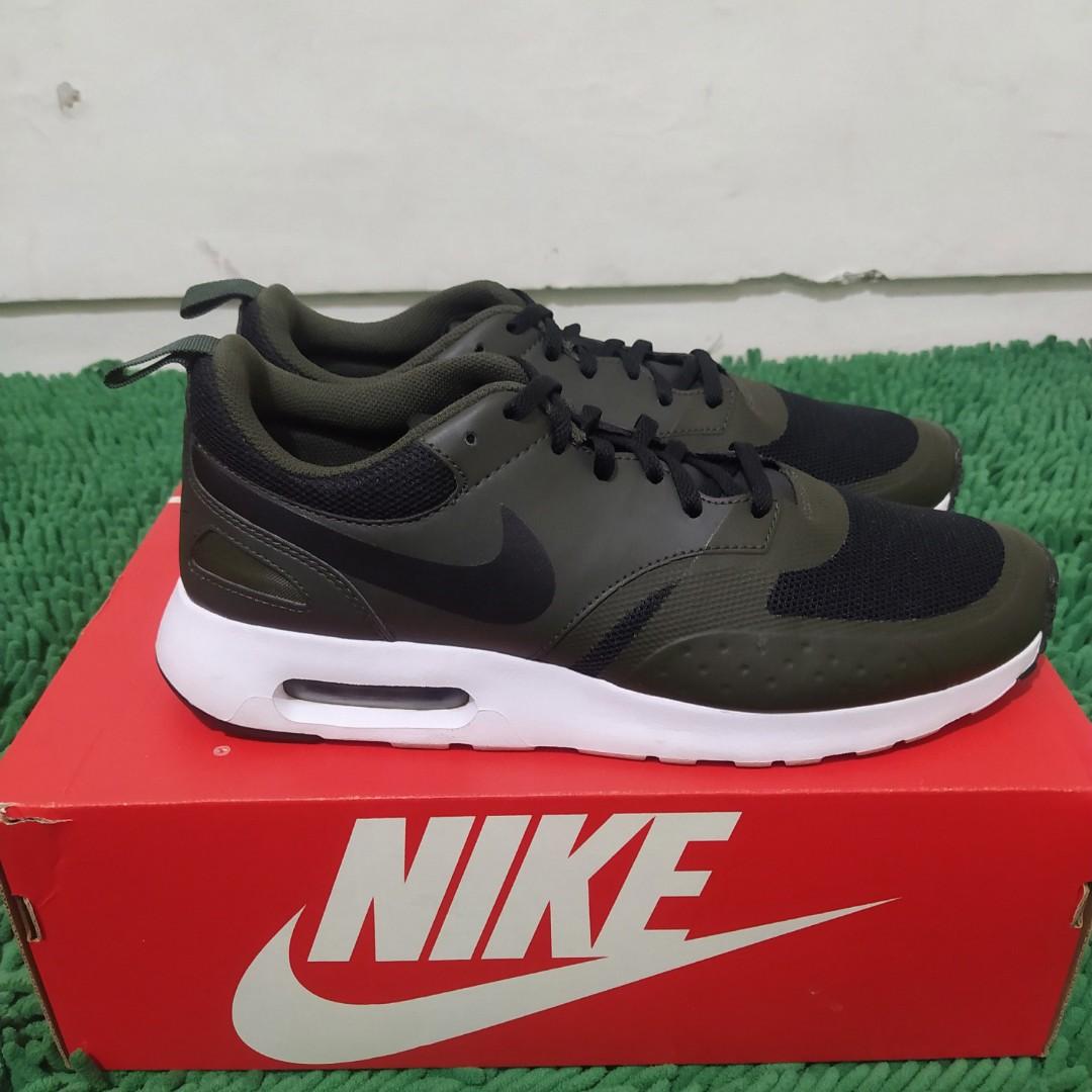 Nike air max vision olive green top