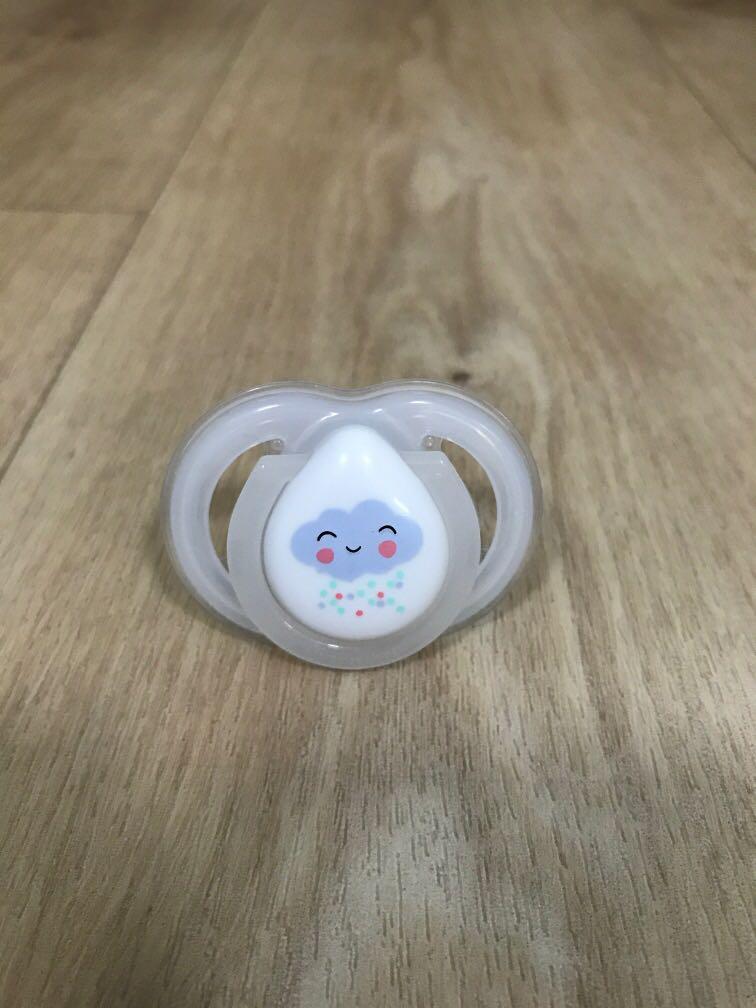 Tommee Tippee pacifier, Babies & Kids, Nursing & Feeding, Breastfeeding