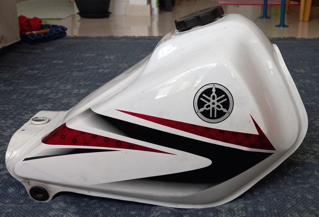 Tw200 outlet fuel tank