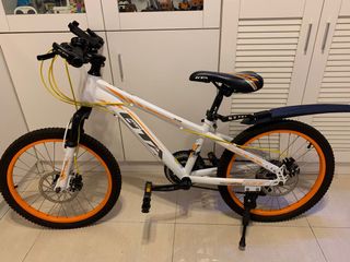 （分類：）位於 。 由 loya2021 提交（商品編號 1072815254，圖片 1）。簡介： 。