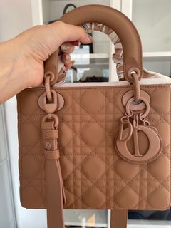 （分類：）位於 。 由 bagousell 提交（商品編號 1072914186，圖片 1）。簡介： 。