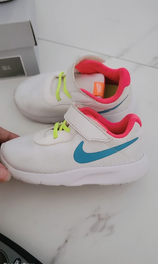 baby nike shoes white