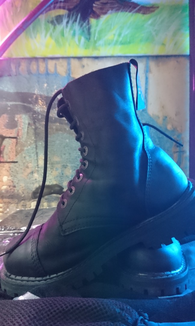 dr martens underground