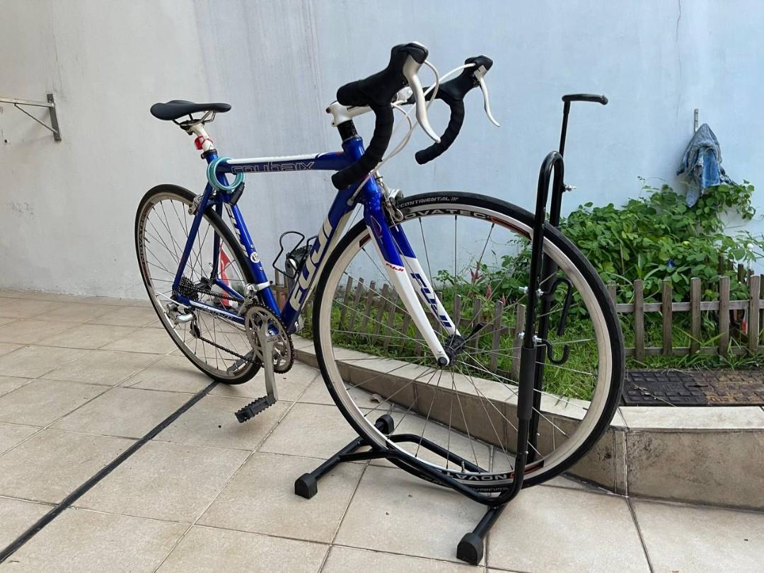 Fuji Roubaix 3.0 Road Bike, Sports Equipment, Bicycles & Parts ...