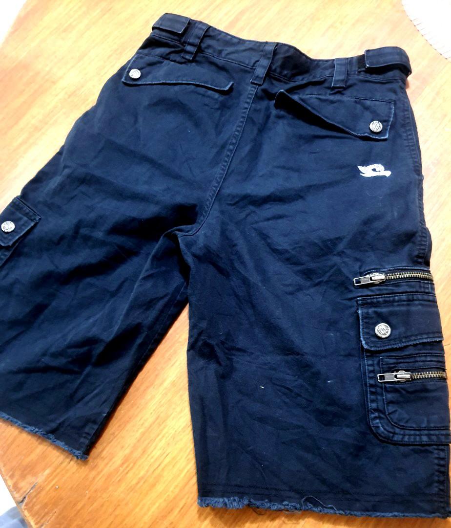 HAWK 8 pockets cargo short (Category: Shorts) located in San Pedro. Submitted by bubbagumpshrimp (Listing ID 1072854686, Image 3). Description: -Very good condition -Authentic Hawk 8 pockets cargo -Very comfy fab -Can fit to 25-26 in waist adjustable -zip closure -21 in length -Embroiderd hawk logo -YKK zip.