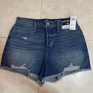 (Category: ) located in . Submitted by closetguru (Listing ID 1072833471, Image 1). Description: .