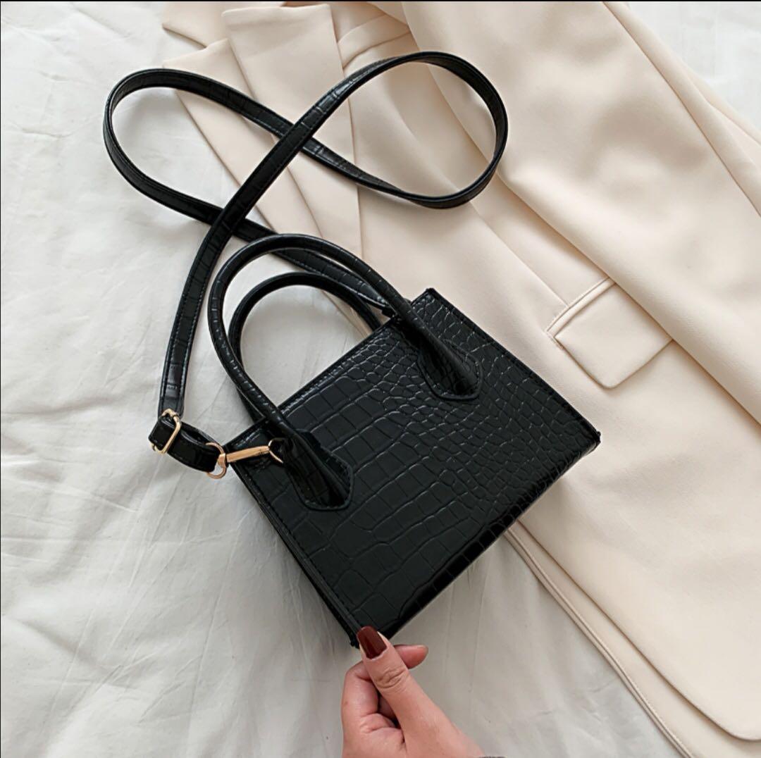 Plain black sling bag hotsell