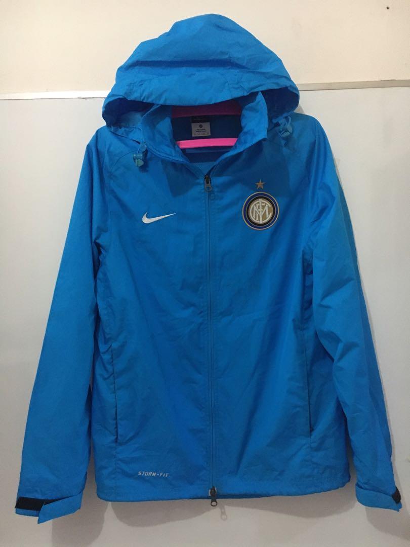Jaket Nike Inter Milan, Fesyen Pria, Pakaian , Atasan di Carousell